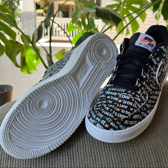 NIKE- Air Force 1 Low - Picture 5 of 6